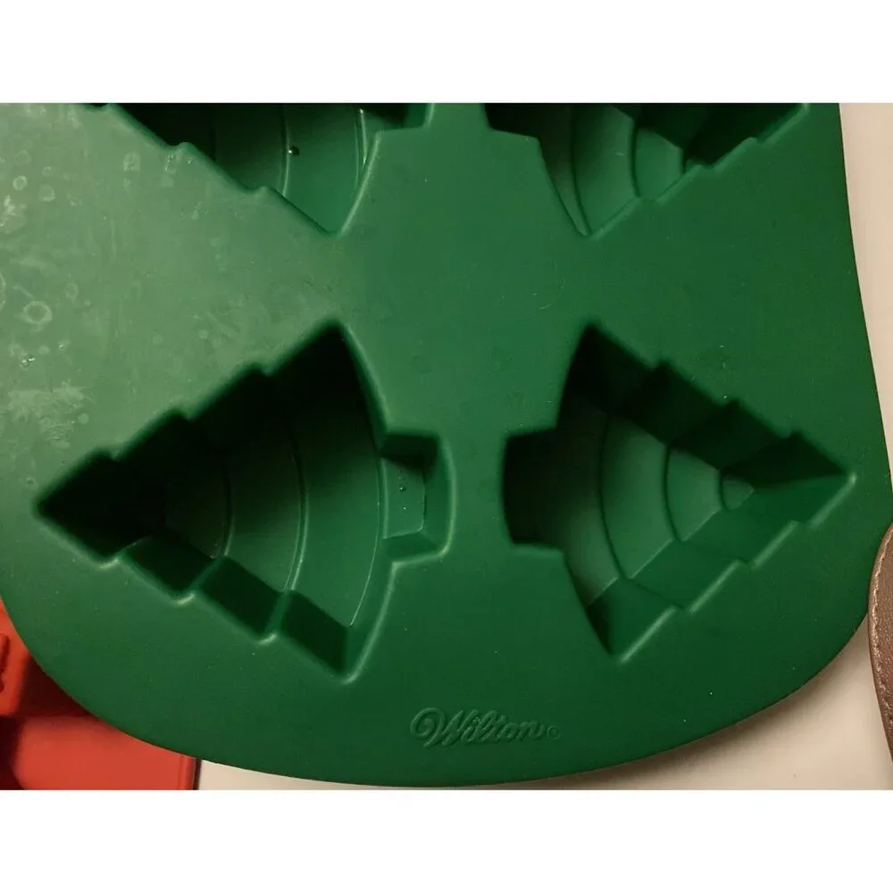 Wilton Silicone Cupcake Cakelet Molds 4 Pans Baking Christmas & Fall Holidays